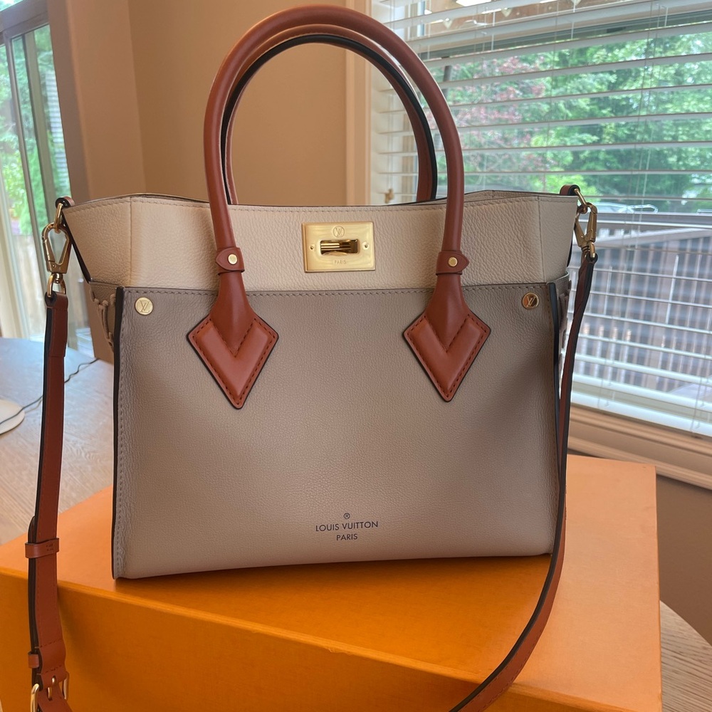 Louis Vuitton ON MY SIDE MM
